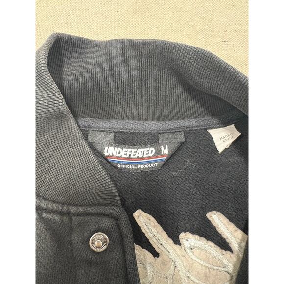 Undefeated Varsity Bomber Jacket Mens Medium Snap Button Embroidered VTG y2k 90s - Picture 4 of 7